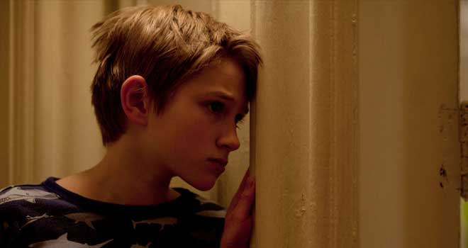 tan fuerte, tan cerca