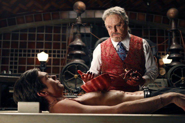 nuevas imágenes de mockingbird lane, el remake de the munsters