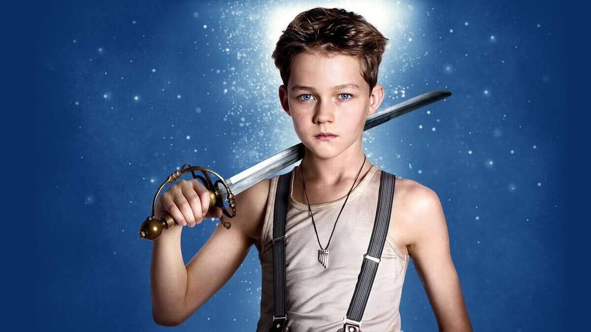 levi miller en supergirl