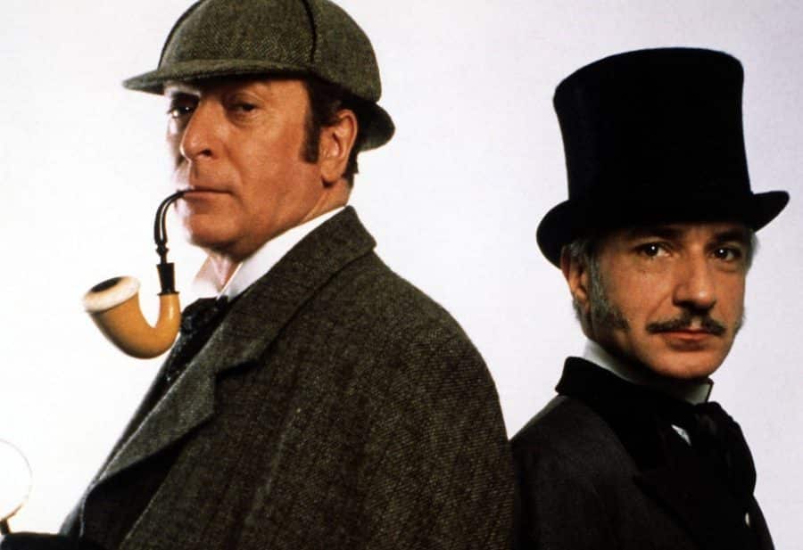 Michael Caine y Ben Kingsley como Sherlock Holmes y Watson