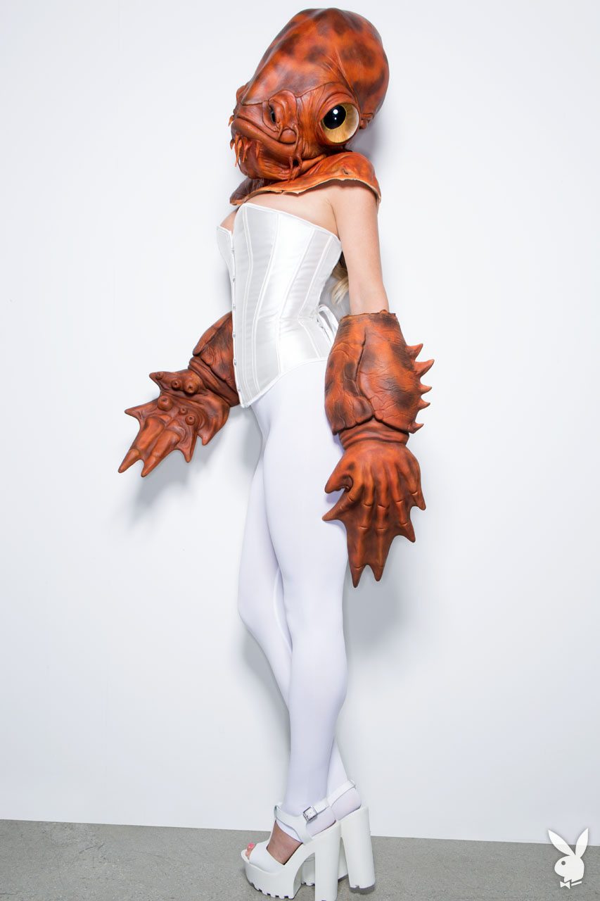 sara jean underwood star wars 