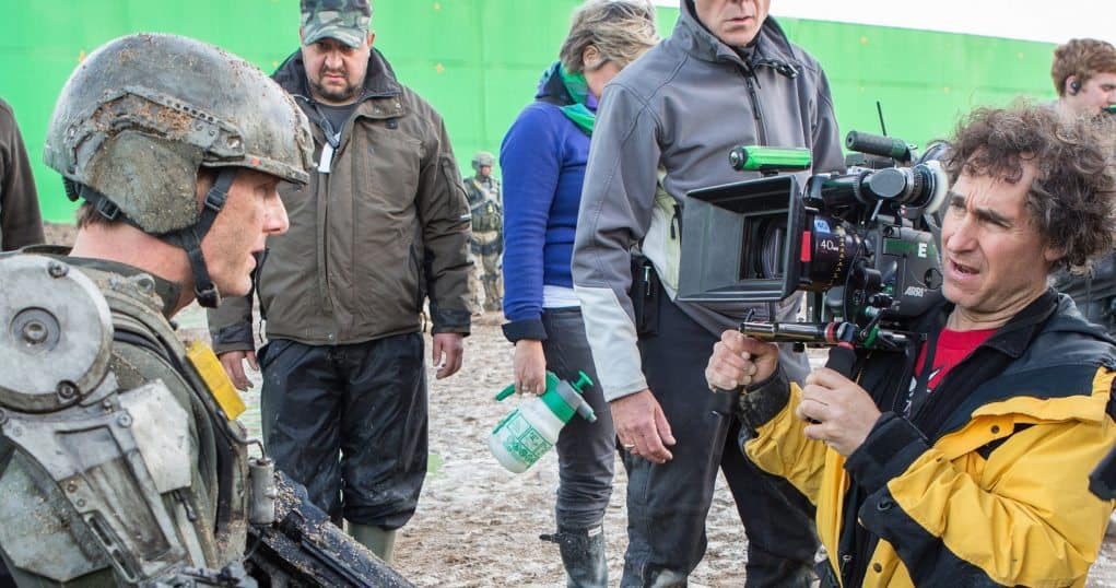 doug liman con tom cruise-en-el-rodaje de al filo del mañana