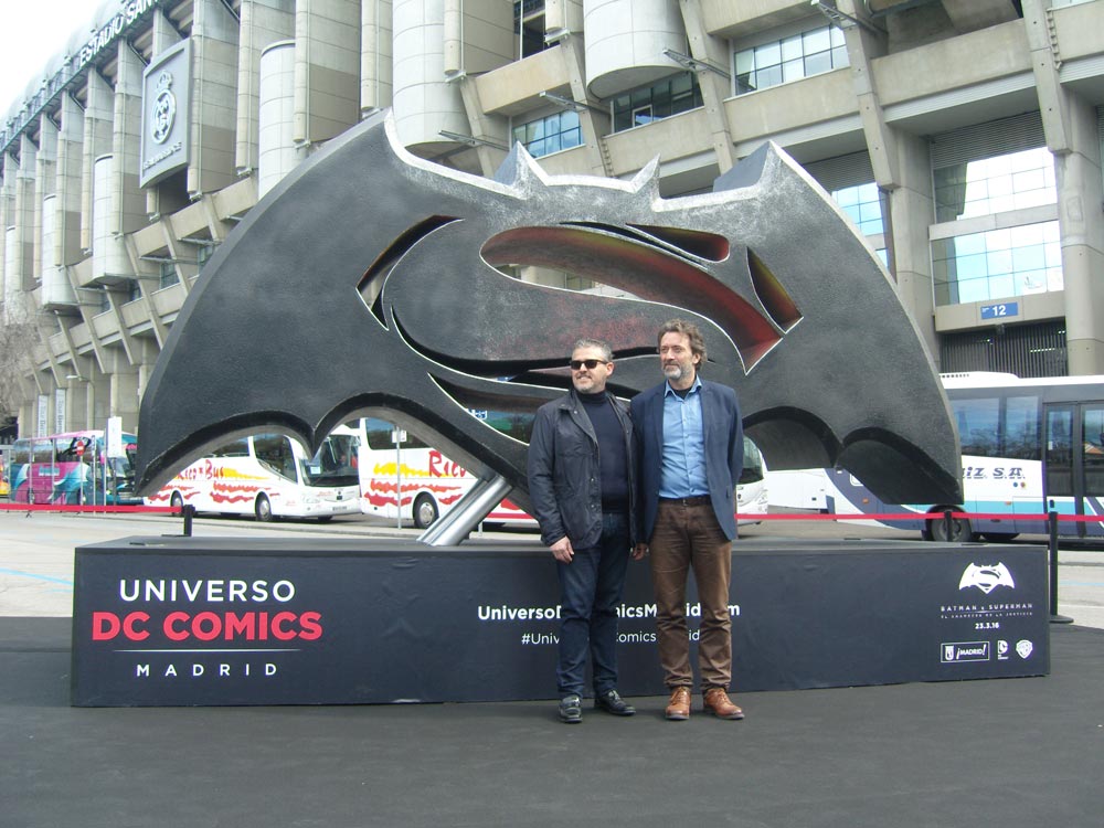inauguracion-Batman-v-Superman-emblema
