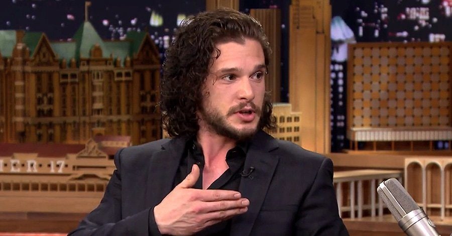 Kit Harington cuenta que haber revelado el destino de 'Jon Nieve' en 'Juego de tronos' le libró de una multa por exceso de velocidad kit harrington