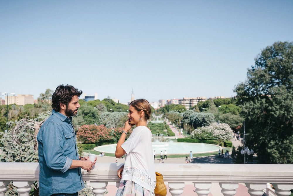 Fotograma de Nuestros Amantes, con Eduardo Noriega y Michelle Jenner