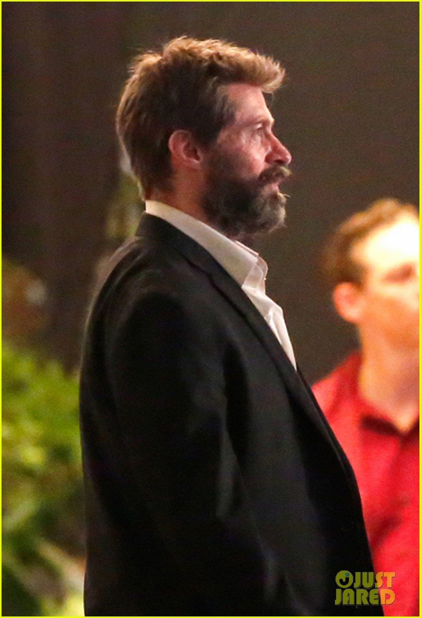 hugh-jackman-dodges-bullets-wolverine-06