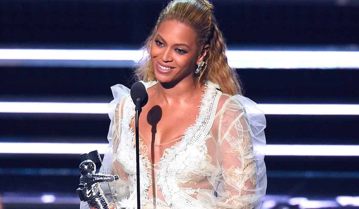 beyoncé deslumbra como la reina absoluta del pop en los premios mtv