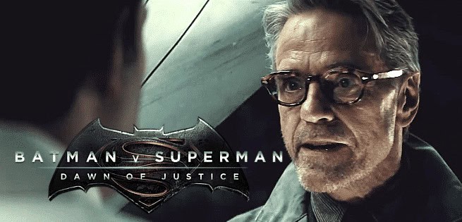 alfred jeremy irons the batman liga de la justicia