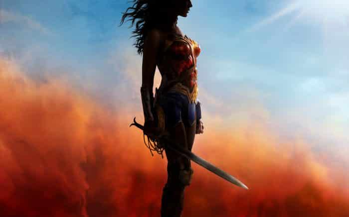 gal gadoot look griego wonder woman espada (1)