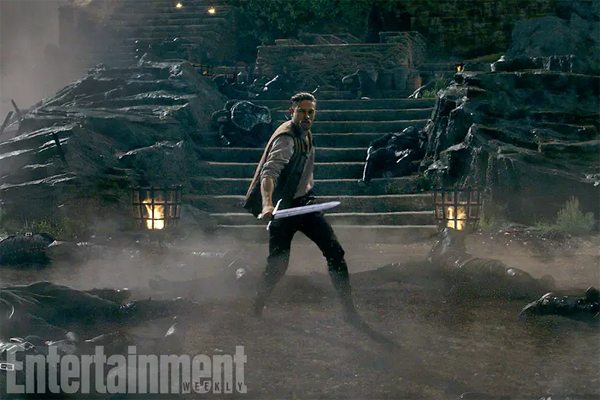 nuevo trailer de rey arturo