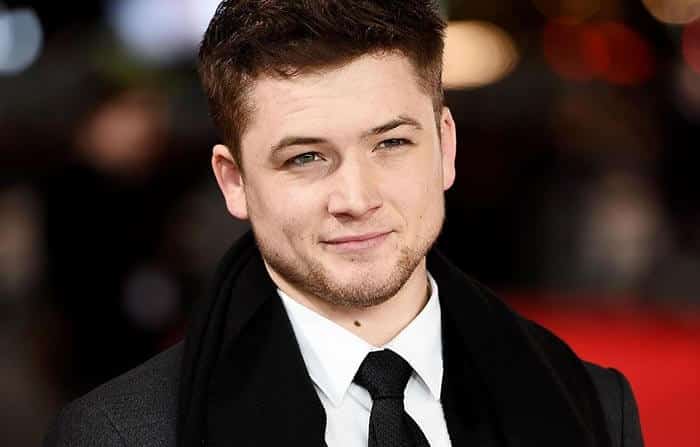 taron egerton en la película de 'nightwing'