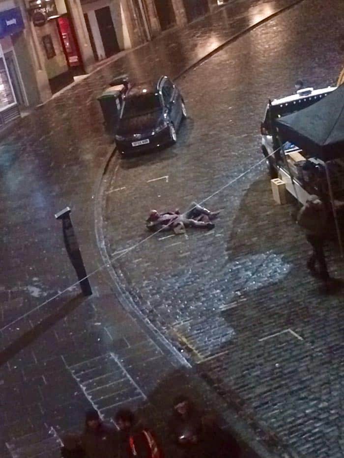 imágenes de 'vengadores: infinity war' con visión y bruja escarlata