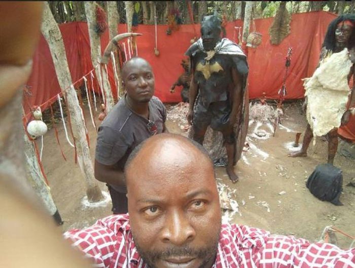 con todos ustedes llega... ¡el batman nigeriano!