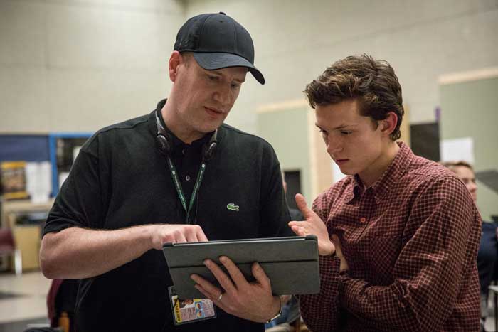 spider-man: homecoming tom holland junto a kevin feige