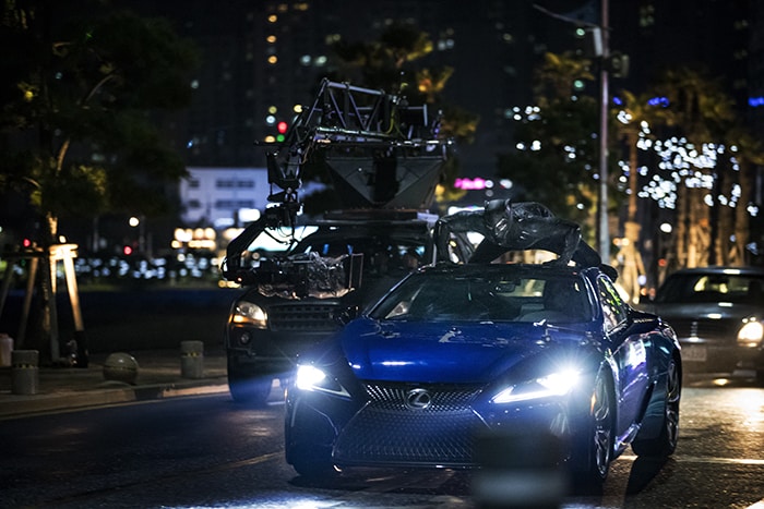 persecuciones de coches en black panther