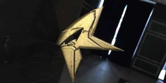 el batarang de robin en titans