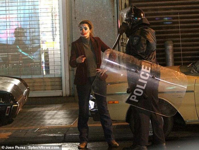 joaquin phoenix encerrado en joker (2019)