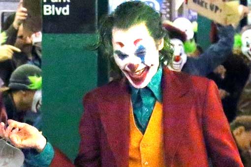 filtran imágenes de la película del joker en un cementerio