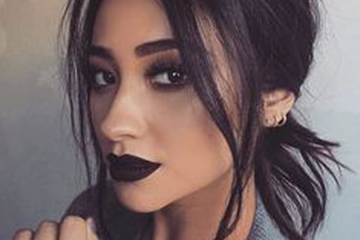 Cadáver: Lo nuevo de Shay Mitchell (terror en estado puro)