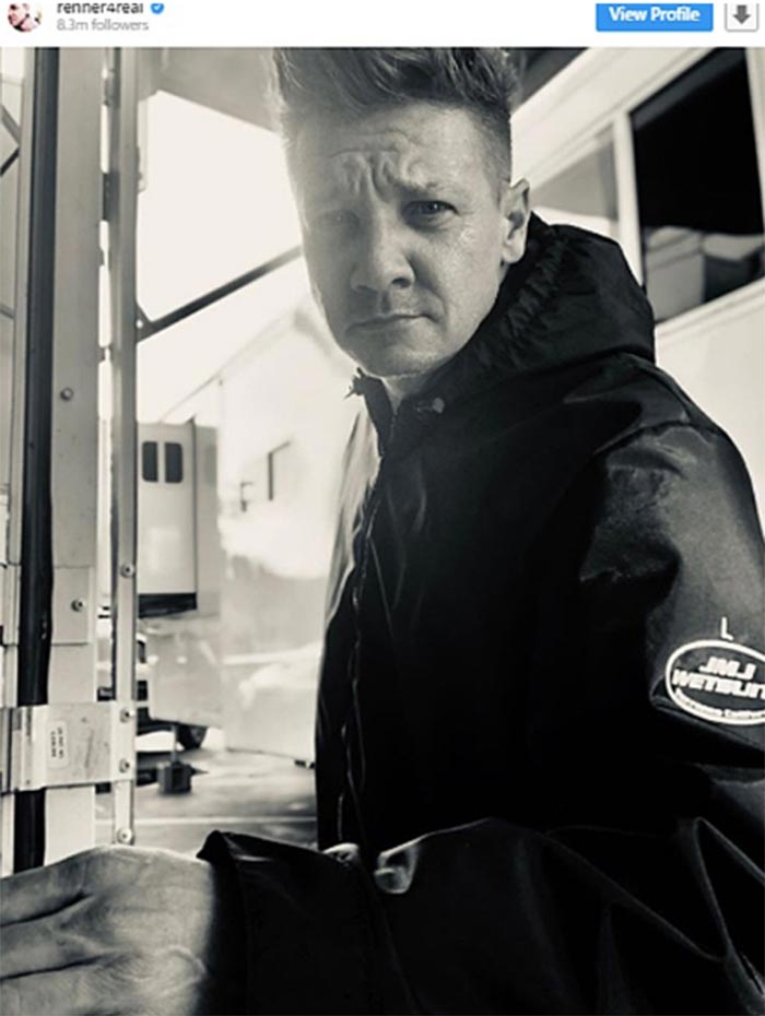 jeremy renner (ojo de halcón) en los reshoots de vengadores: endgame