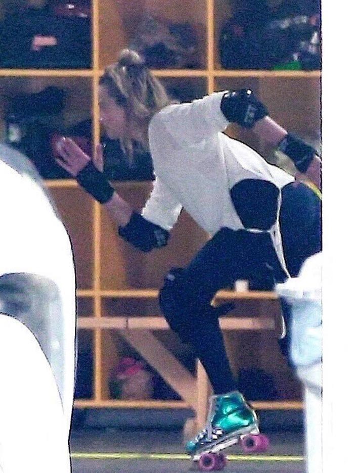 margot robbie como harley quinn preparando aves de presa (2020)