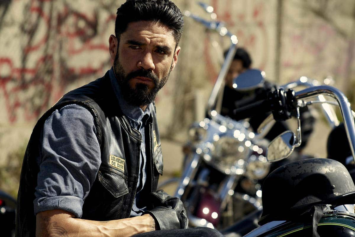 analizamos en cinemascomics la temporada uno en dvd de mayans m.c., el spin-off de sons of anarchy.