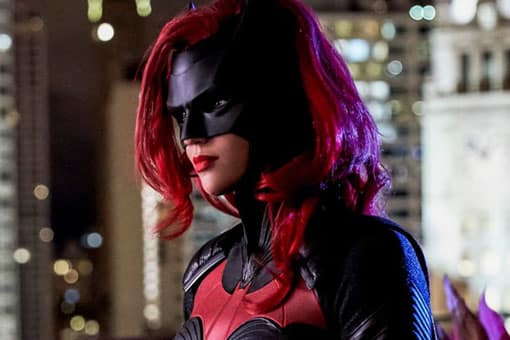 batwoman revela el primer vistazo a magpie y tommy elliot