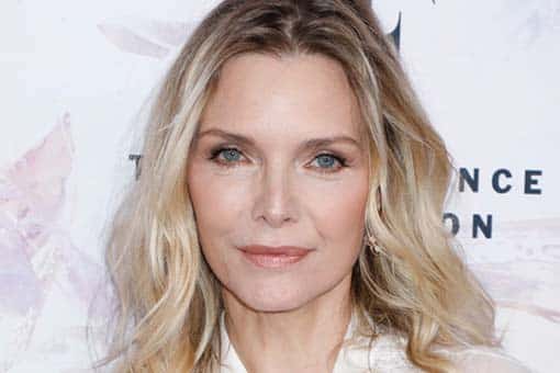 the batman: michelle pfeiffer propone a una famosa actriz para que sea la nueva gatúbela