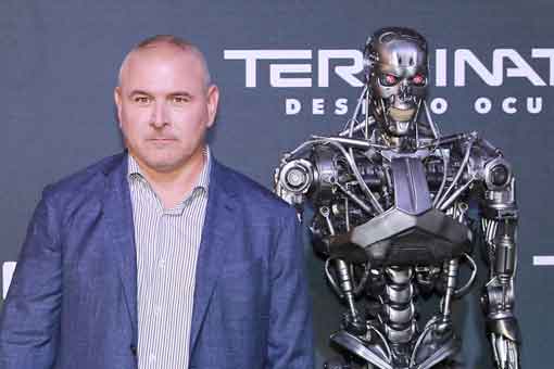 el director de terminator: destino oscuro explica el fracaso de la película
