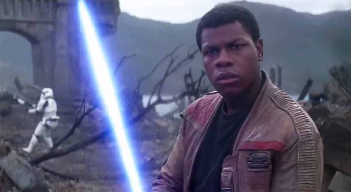 john boyega criticó a star wars: los últimos jedi por "confusa"