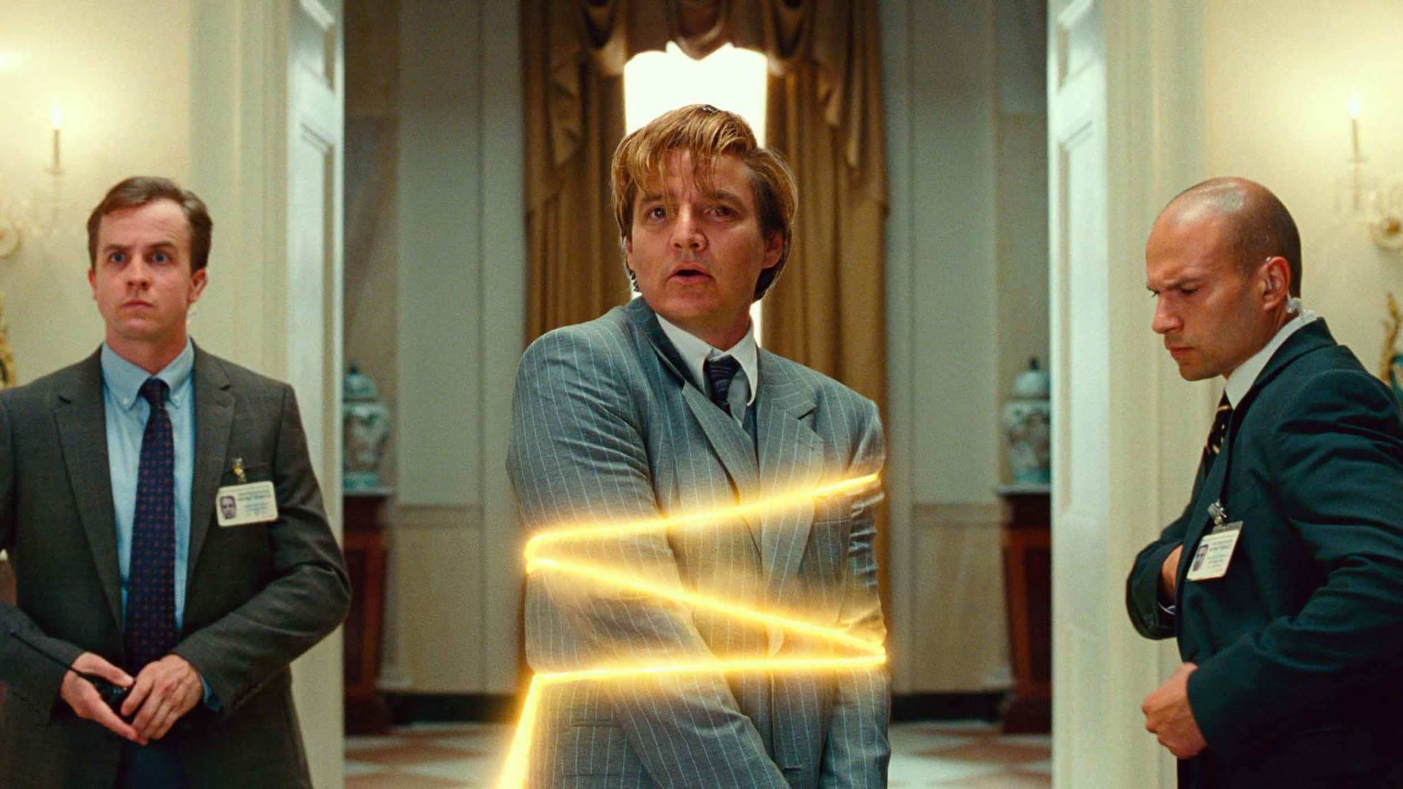 Pedro Pascal en un fotograma de WW84