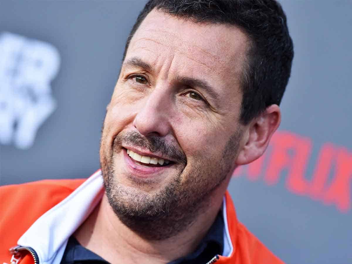 adam sandler hará una película de superhéroes para netflix