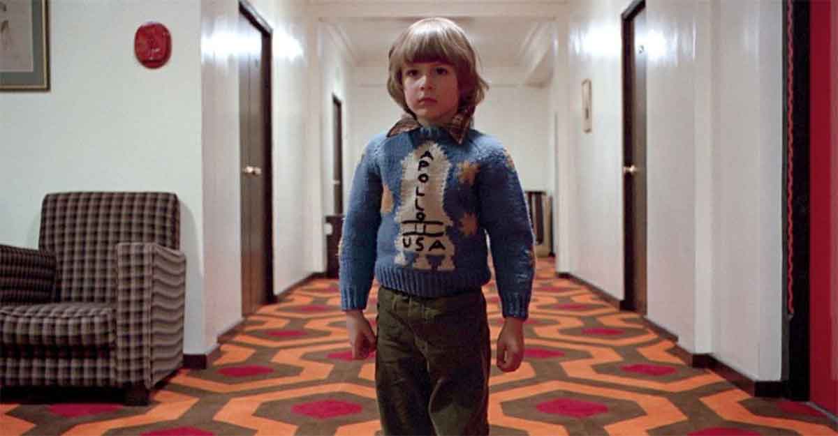 la teoría el resplandor: la película trata sobre el aterrizaje del apolo 11 en la luna