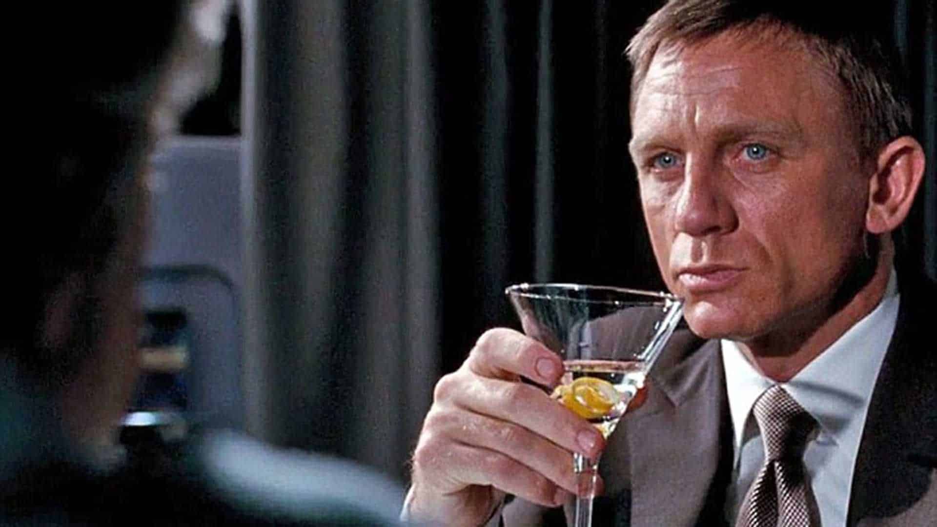 Cócteles de cine bond vesper martini