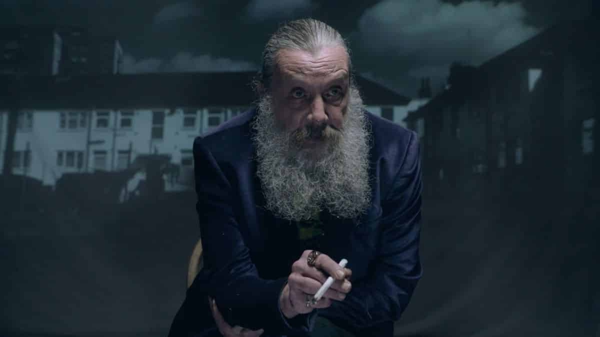Alan Moore crítica duramente a las películas de superhéroes el mítico guionista de watchmen, o la broma asesina, alan moore, critica duramente al cine de superhéroes en una entrevista para deadline
