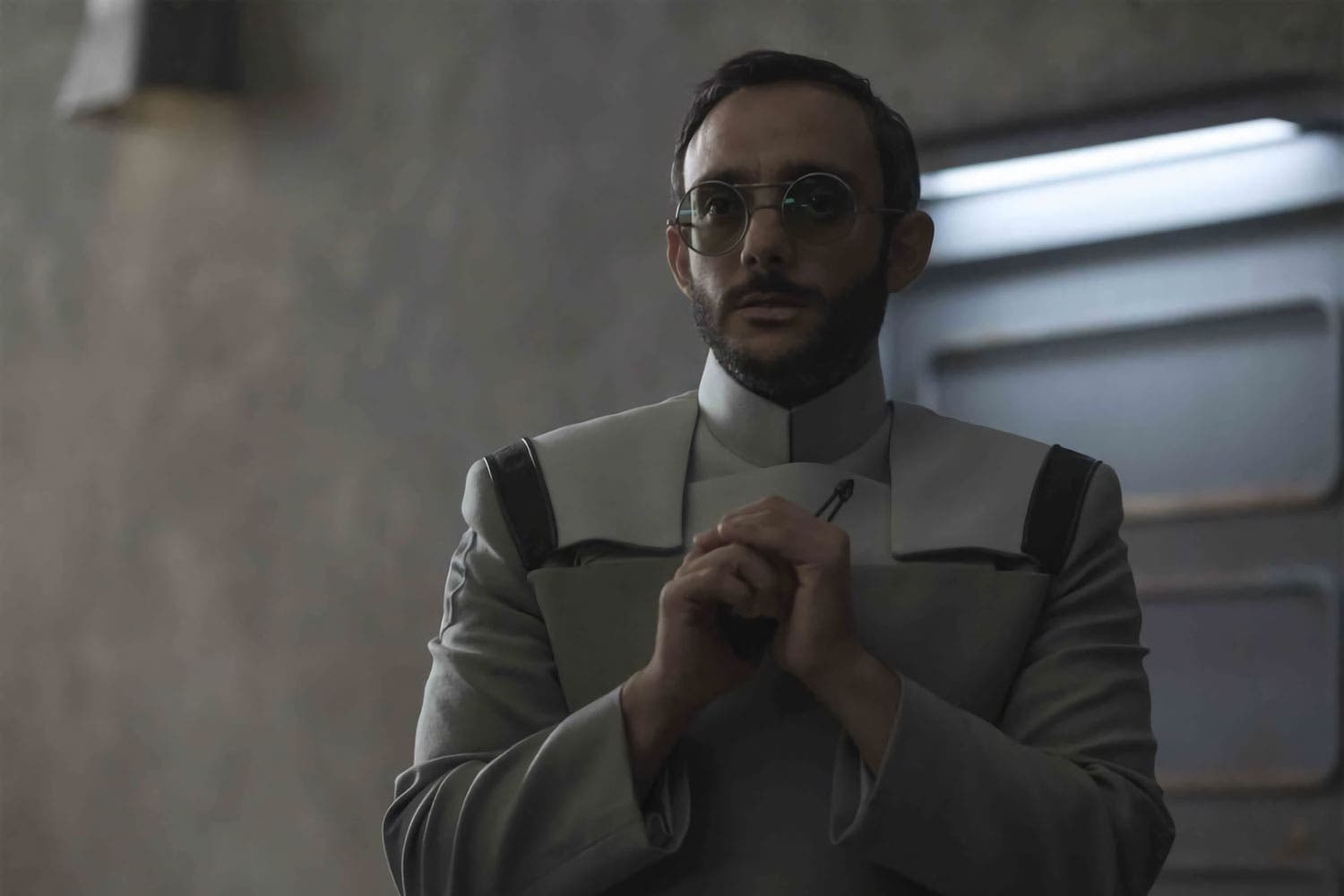 Star Wars da evidencias que el imperio trata de clonar a Baby Yoda dr. pershing the mandalorian