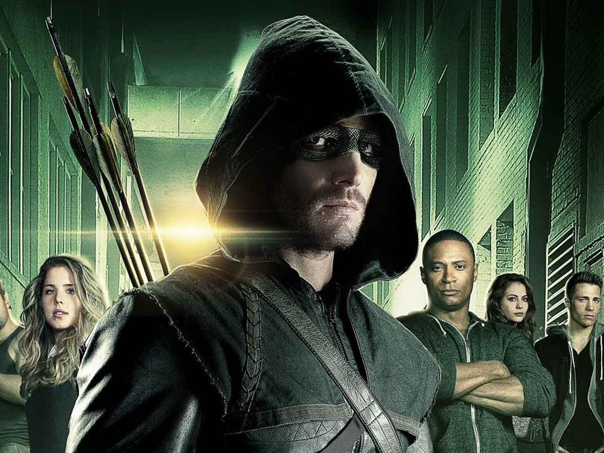stephen amell revela por qué quiso regresar como arrow