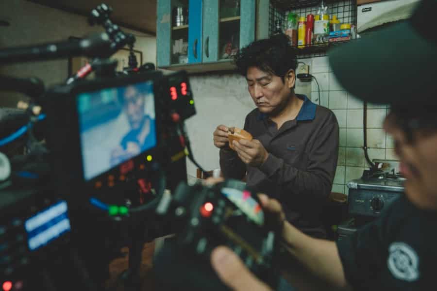 bong joon-ho ha terminado el guion de su próxima película