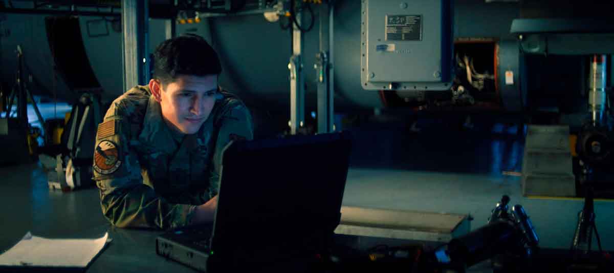 joaquin torres / falcon (danny ramirez).