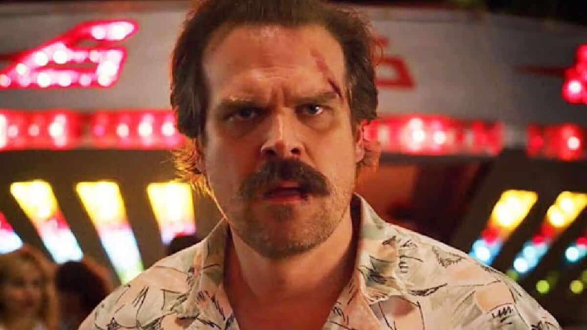 stranger things: los fanáticos tienen una sorprendente teoría sobre hopper