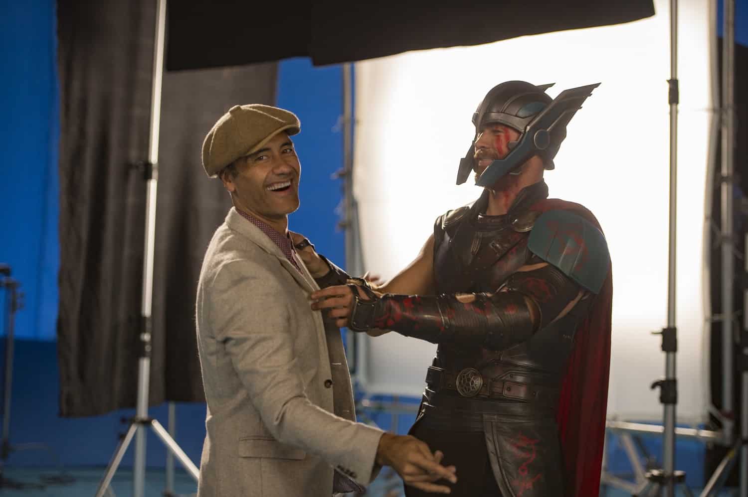 Taika Waititi habla del avance de Thor: Love and Thunder taika waititi habla del avance de thor: lore and thunder