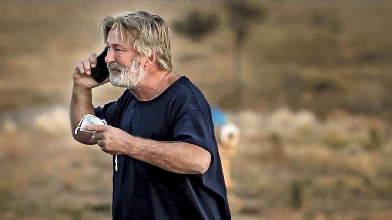 alec baldwin: técnicos avisaron sobre inseguridad en el rodaje de rust