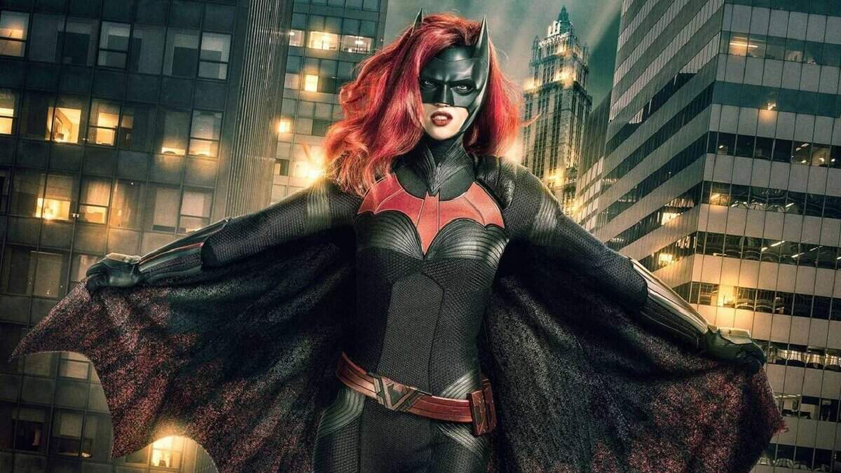 batwoman: warner bros se defiende de las fuertes acusaciones de ruby rose
