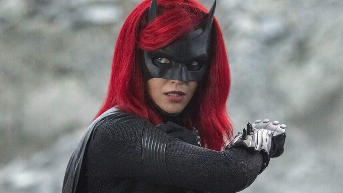 polémica ruby rose confiesa todos los trapos sucios de batwoman