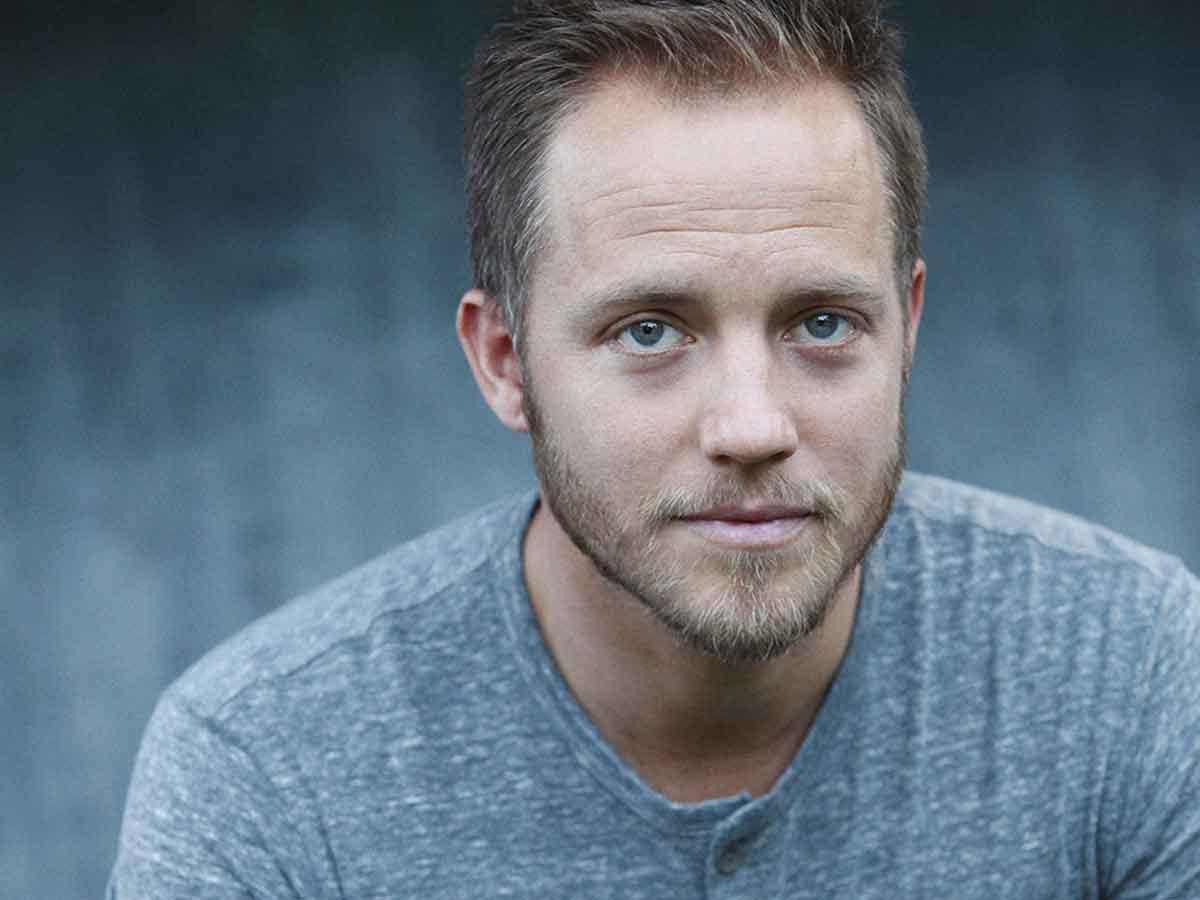 Graham Hamilton Mark Hamill como Luke Skywalker