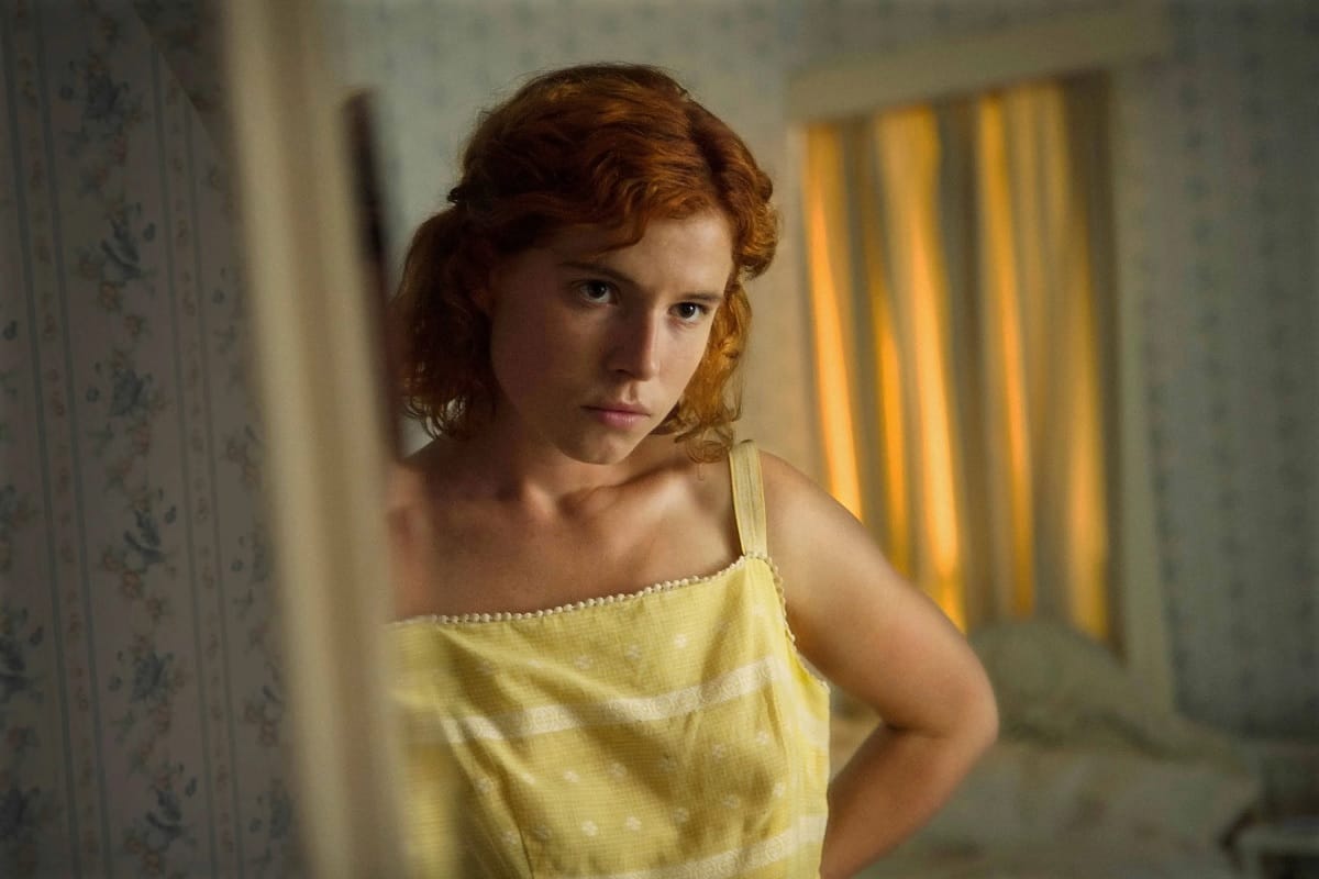 Jessie Buckley como Hiedra Venenosa