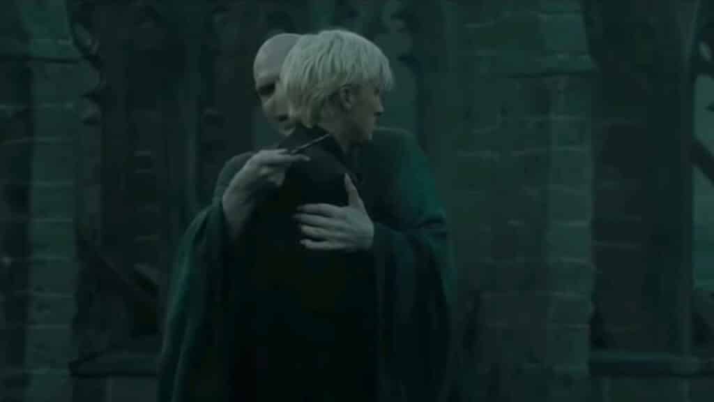 abrazo de voldemort y draco malfoy