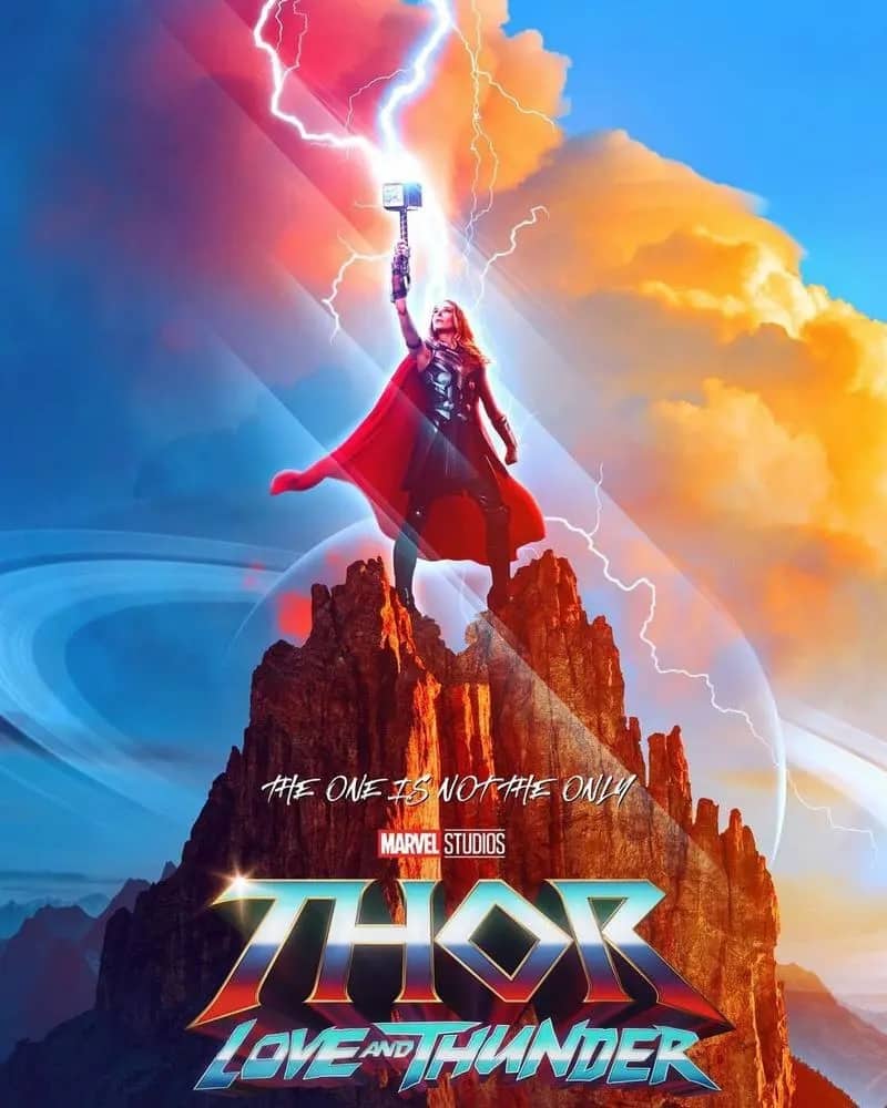 el póster de thor: love and thunder con la diosa del trueno