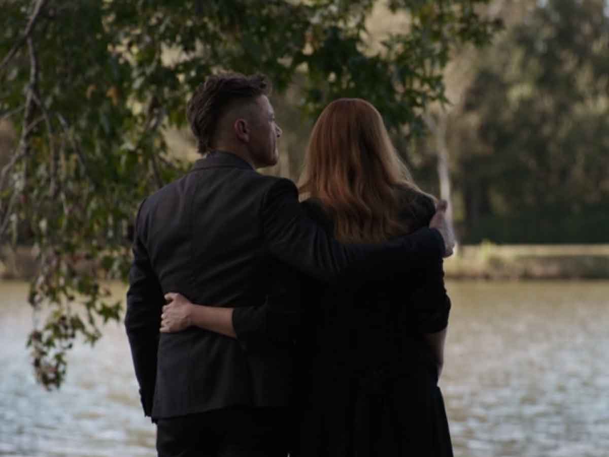 ojo de halcón y bruja escarlata