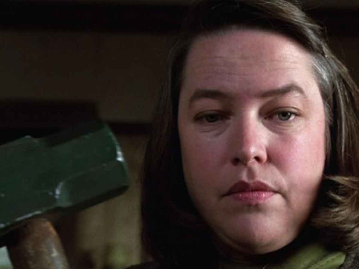 annie wilkes (kathy bates) de misery (1990). villanos del cine